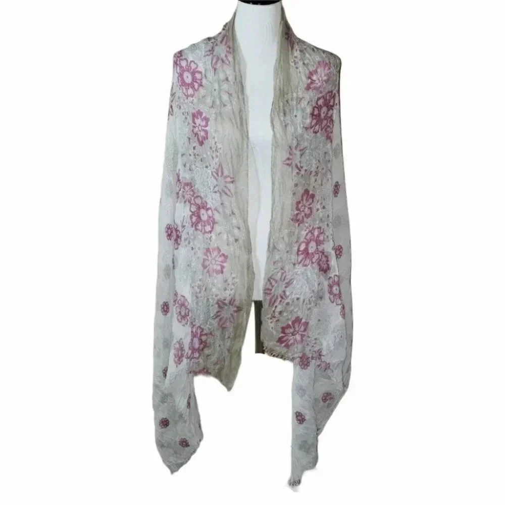Gorgeous‎ delicate floral scarf/wrap